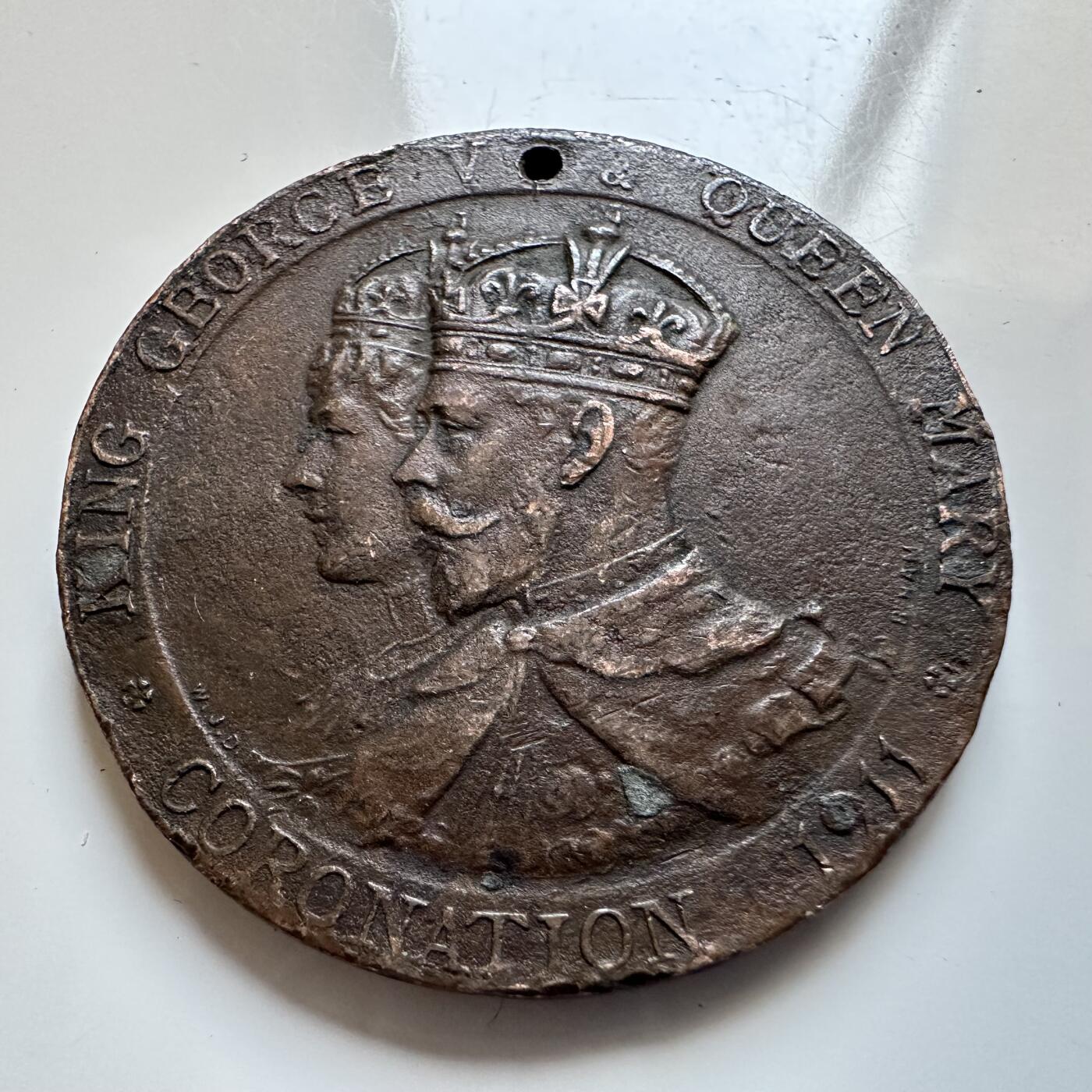 🌹外币初藏🌹🐯2025年第140场  每周二四六晚8️⃣点 接代拍 英国1911年乔治五世加冕纪念章 35毫米14.8克 伯明翰汉兹沃思市区议会