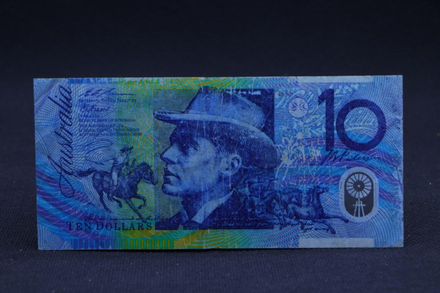 【淘币小摊】限时拍第八百二十八拍  纸币场  满百包邮可预留两周  周一统一发货   澳大利亚10元塑料钞【有折】 