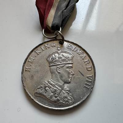 🌹外币初藏🌹🐯2025年第140场  每周二四六晚8️⃣点 接代拍 - 英国1937年爱德华八世加冕纪念章 锡制 38.4毫米20.9克 铸造因退位未使用 有一定的稀缺性