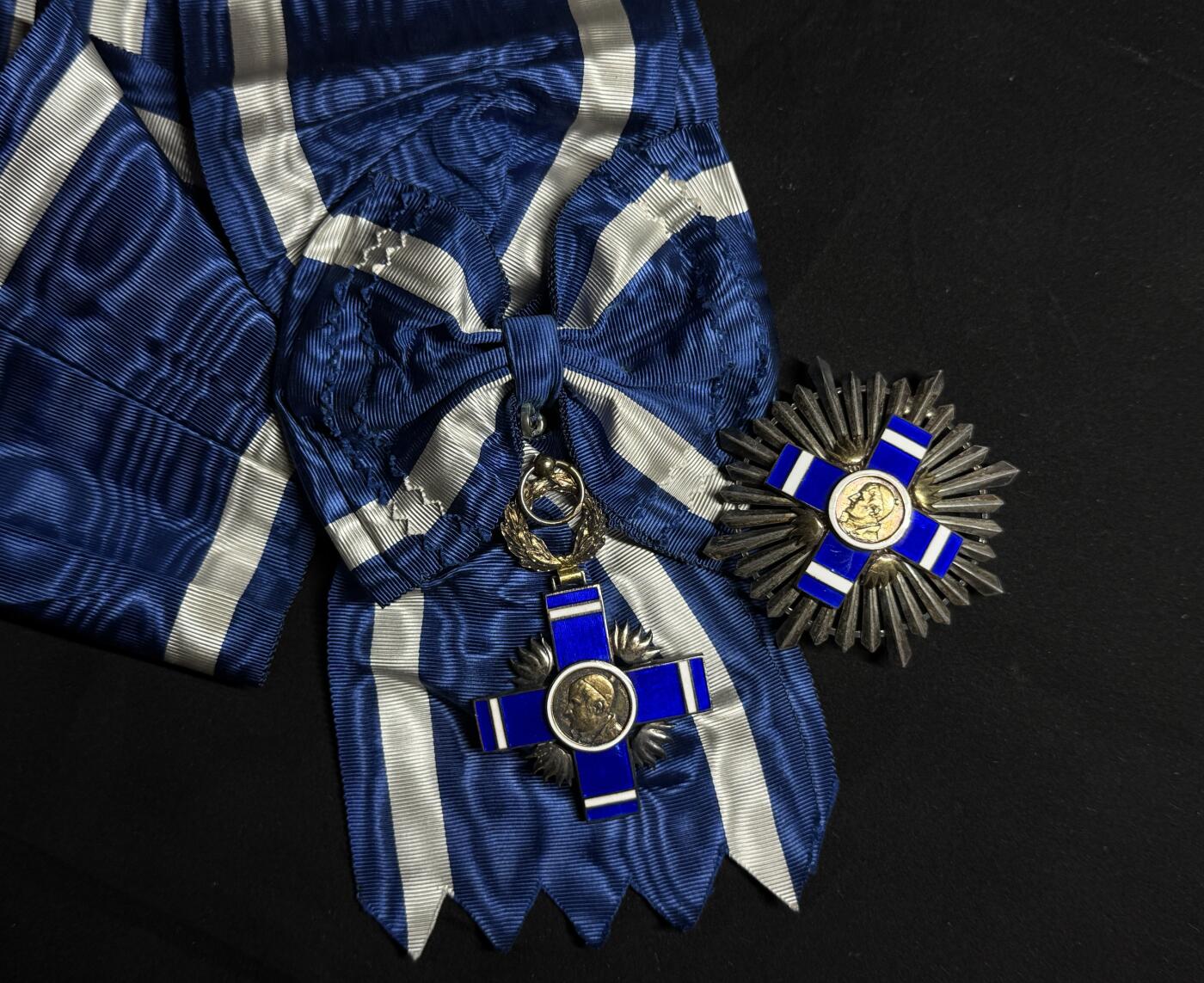 欢庆元旦！戎马世界章牌大赏第109期元旦大拍 萨尔瓦多大十字级何塞•马蒂亚斯•德尔加多勋章，银制，法国亚瑟贝特朗代工