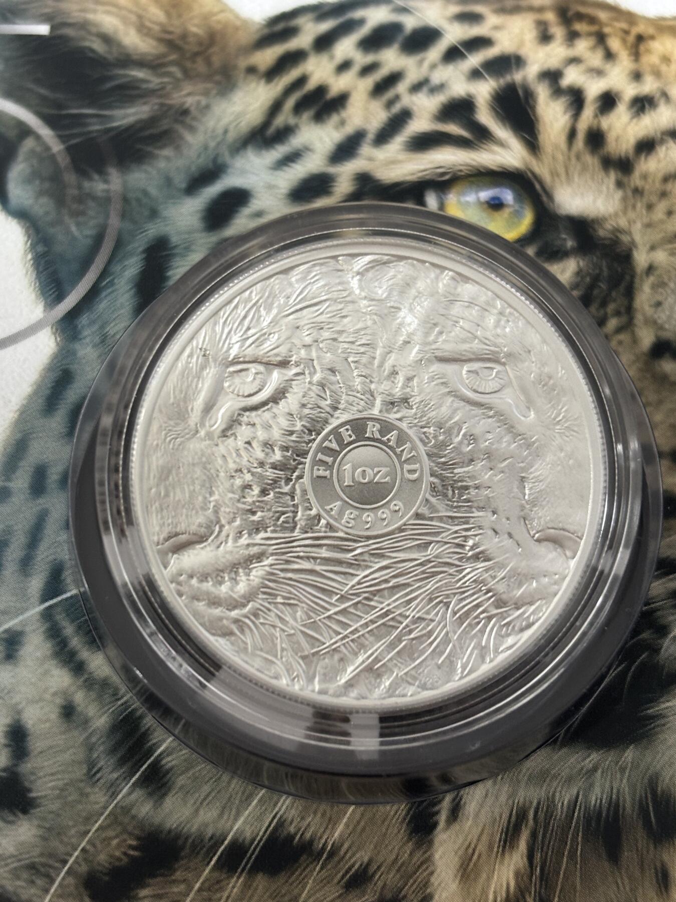 第185期拍卖 卡装南非2023年非洲五霸系列豹子1盎司纪念银币，999银，发行20000枚