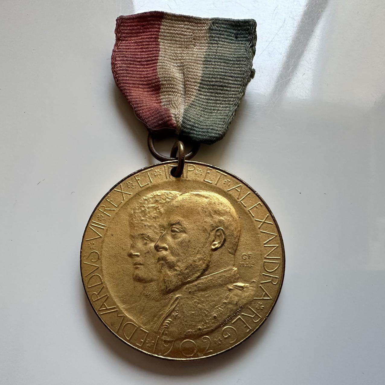 🌹外币初藏🌹🐯2025年第140场  每周二四六晚8️⃣点 接代拍 英国1902年爱德华七世加冕纪念章 35毫米18.9克 铜制镀金a