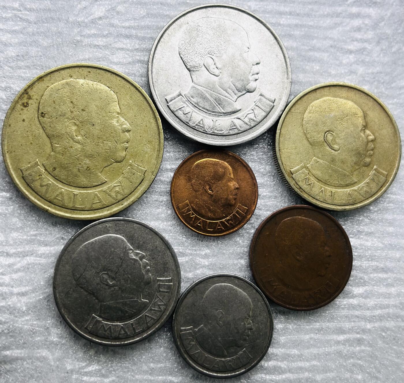 文馨钱币收藏第 284 场，【 长期接收代拍品】老藏家拍品南朝鲜李承晚时期货币，泰国大型纪念币，土耳其各时期及各国套币场 好品马拉维 7 枚套