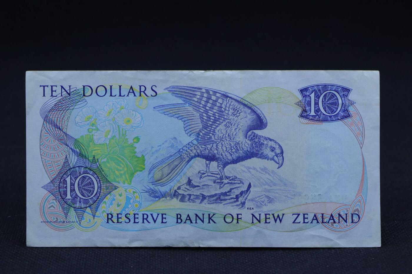 【淘币小摊】限时拍第八百二十八拍  纸币场  满百包邮可预留两周  周一统一发货    新西兰10元纸币【有折】