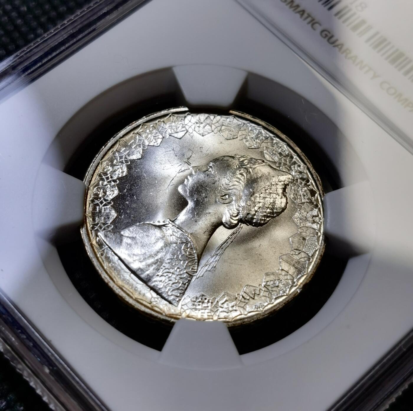 甄臻铺-世界币章拍卖（第43期）送拍享返佣金等优惠多多 NGC-MS63 1967年意大利帆船少女，两枚一组卷拆，严重低评