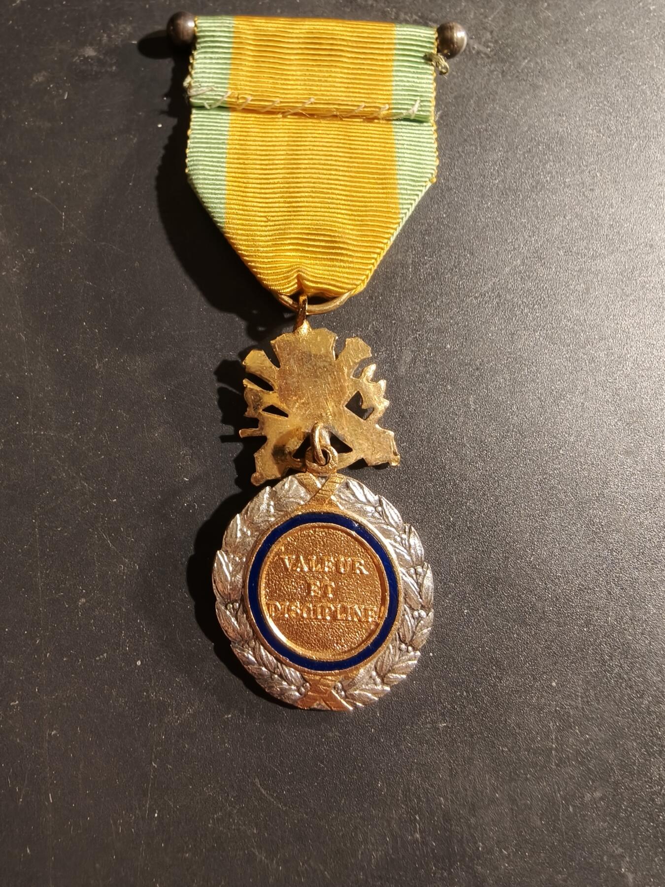 老王徽章第169期 法国军事奖章    三共时期