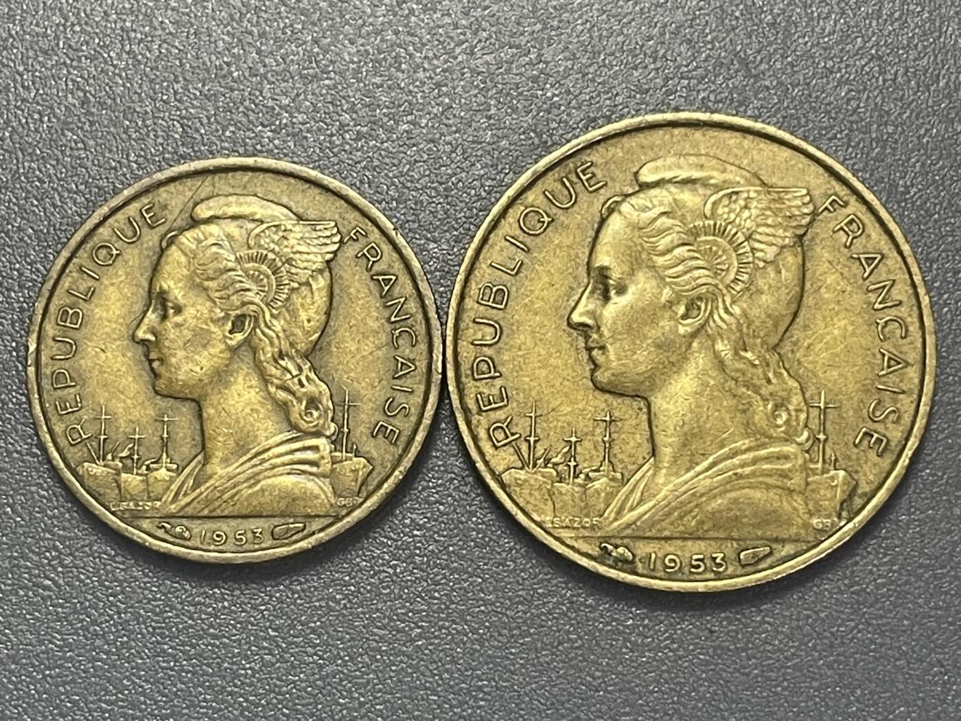 回流1215 美品 法属马达加斯加1953年10、20法郎两枚