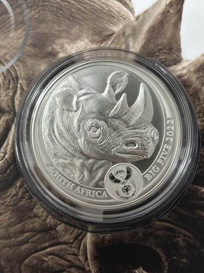第185期拍卖 - 卡装南非2022年非洲五霸犀牛1盎司纪念普制银币，999银，发行15000枚