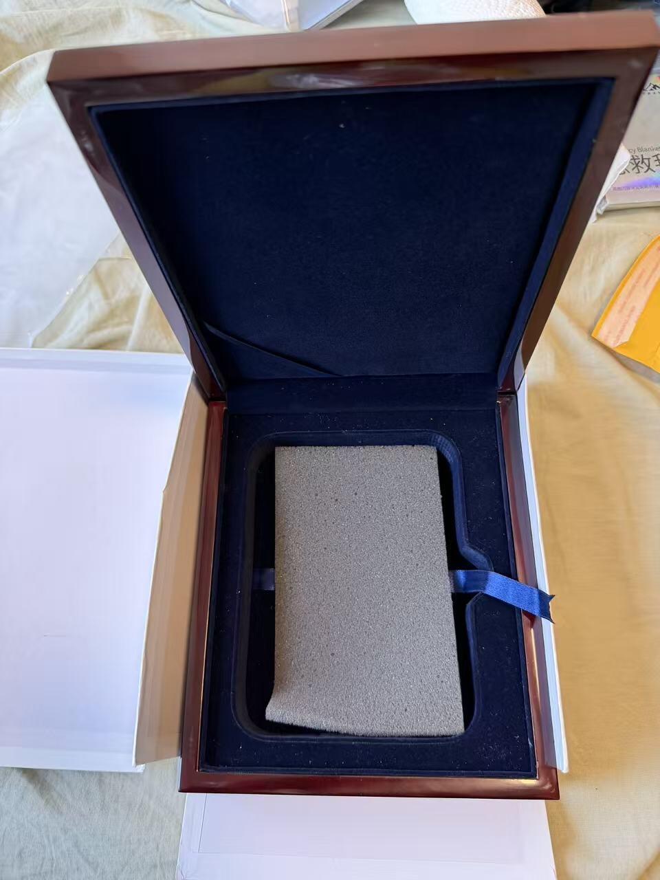 第184期拍卖 英国2015年版本不列颠尼亚女神5盎司纪念银币NGC-PF69带证书，发行量仅500枚，999银，5盎司