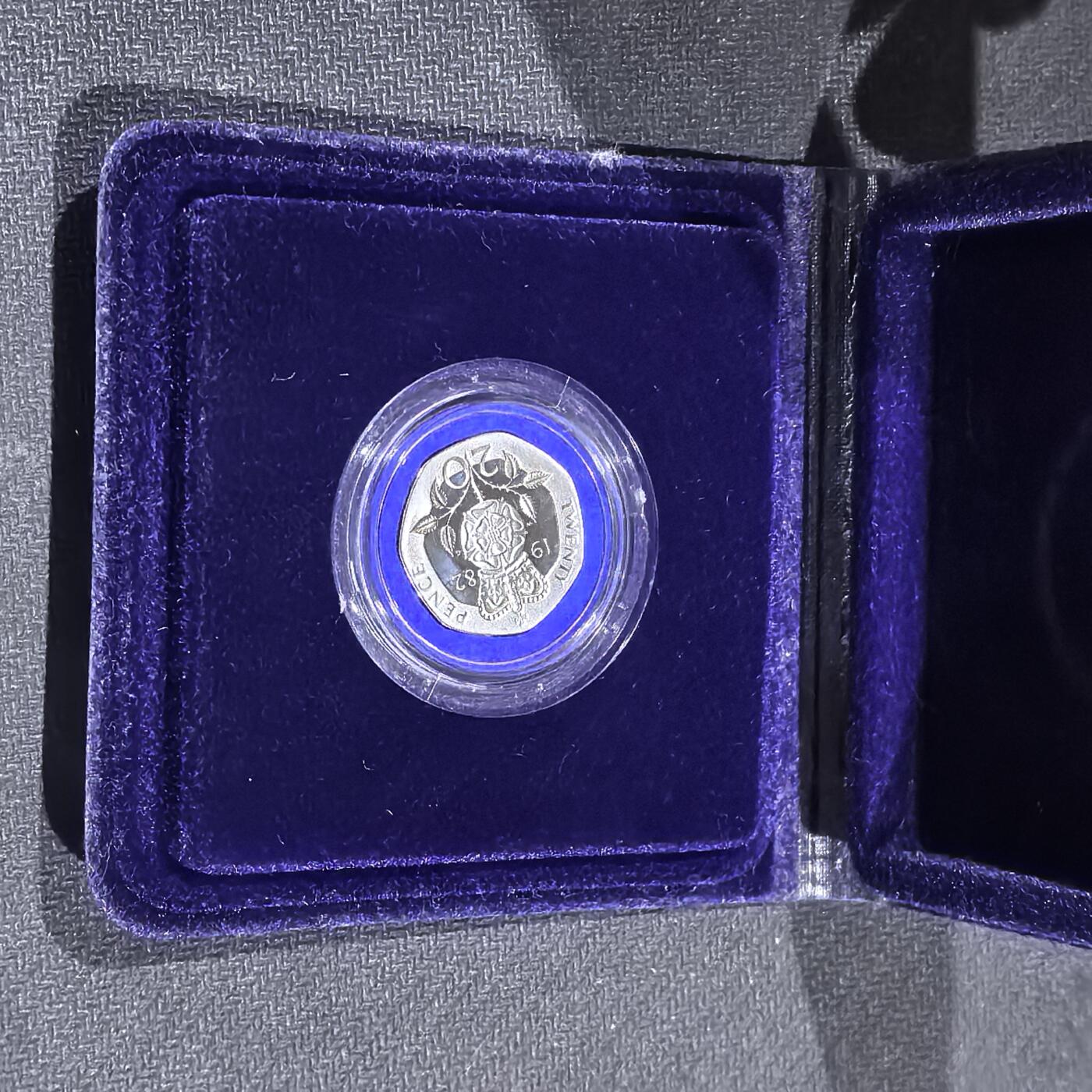 道一币馆币章第一百五十八场 原盒 英国1982年20便士精制银币