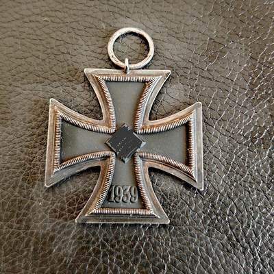 时顺第二十七拍 - 德国特殊时期二级铁十字，双标，123厂厂标（非常稀有）与一无法辨认标，