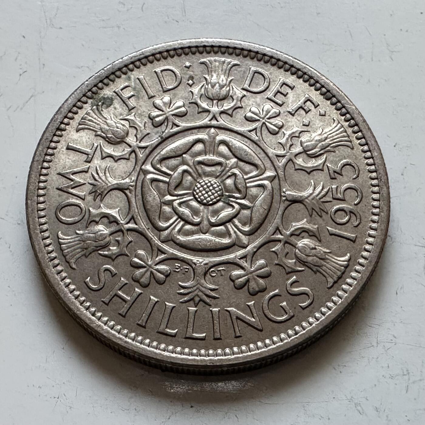 🌹外币初藏🌹🐯2025年第140场  每周二四六晚8️⃣点 接代拍 英国1953年登基版两先令