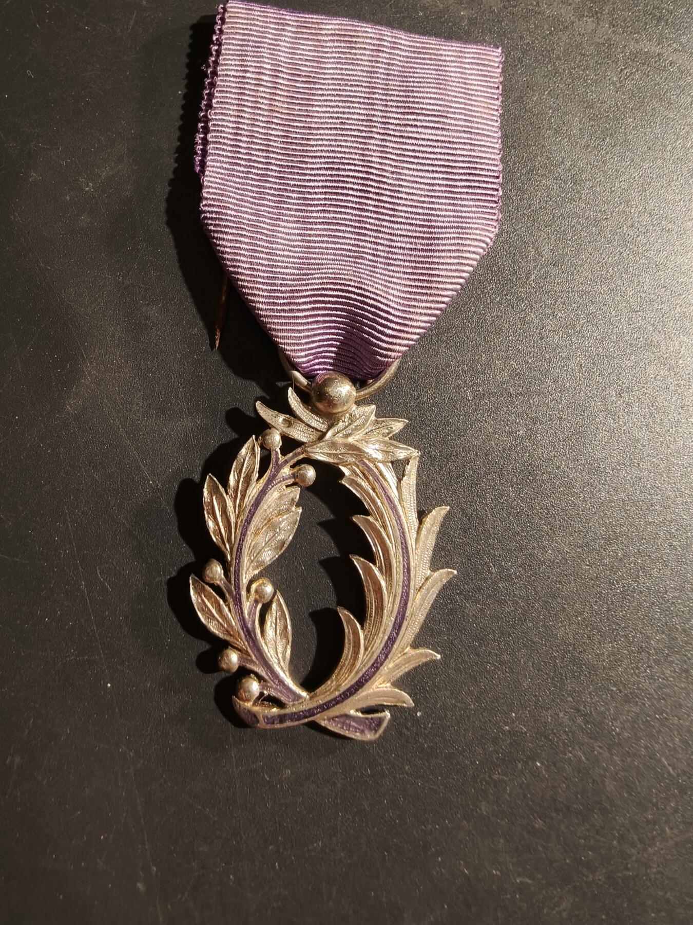 老王徽章第169期 法国骑士级棕榈叶勋章    原盒    银质珐琅    带银标