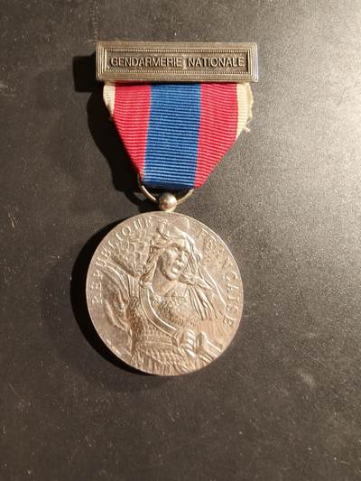 老王徽章第169期 - 法国银级国防服役奖章     国家宪兵勋条