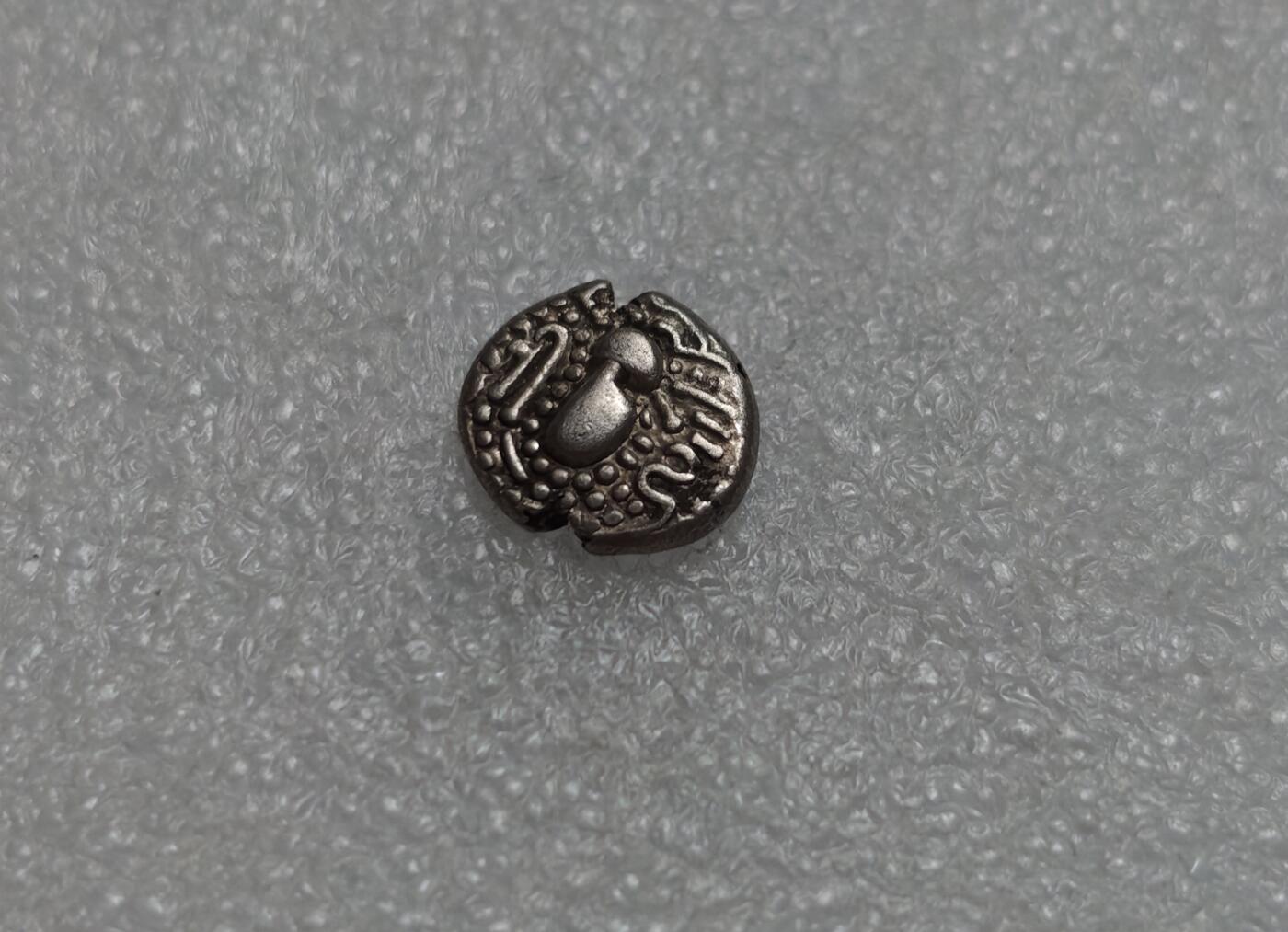 瓶子🏺第220期拍卖会  11世纪古吉拉特查拉建打制银币