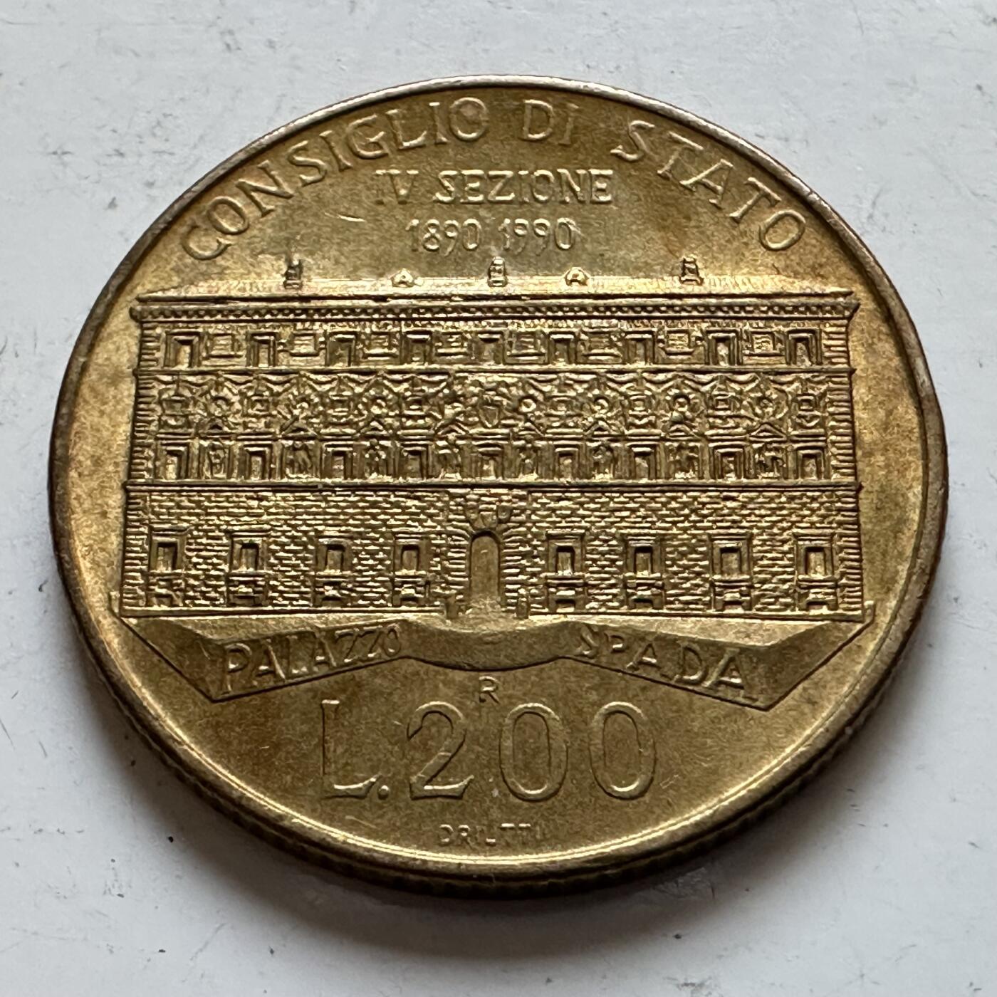 🌹外币初藏🌹🐯2025年第140场  每周二四六晚8️⃣点 接代拍 意大利1990年200里拉纪念币