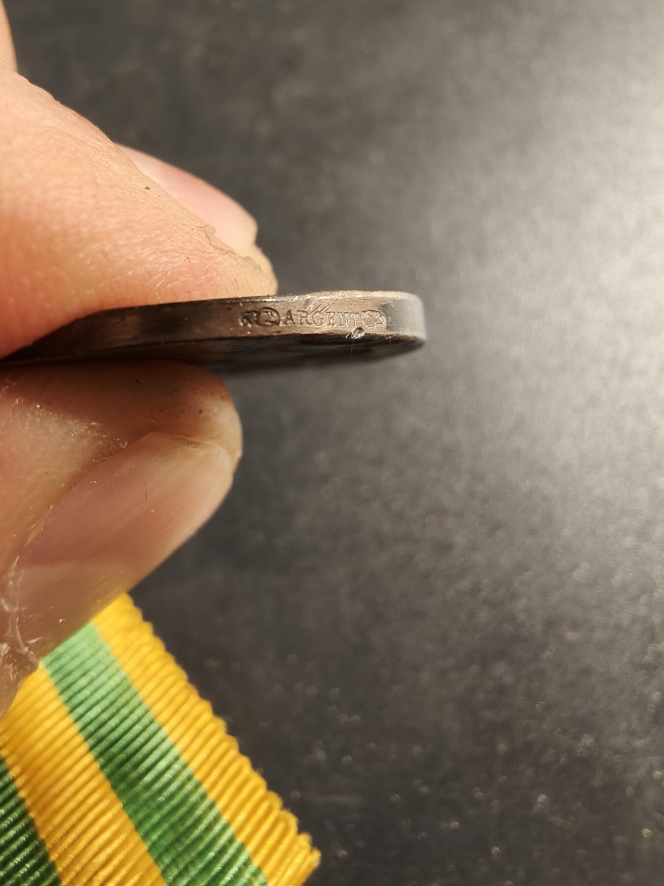 老王徽章第169期 法国1900庚子奖章    原铸950银    带勋条    原盒