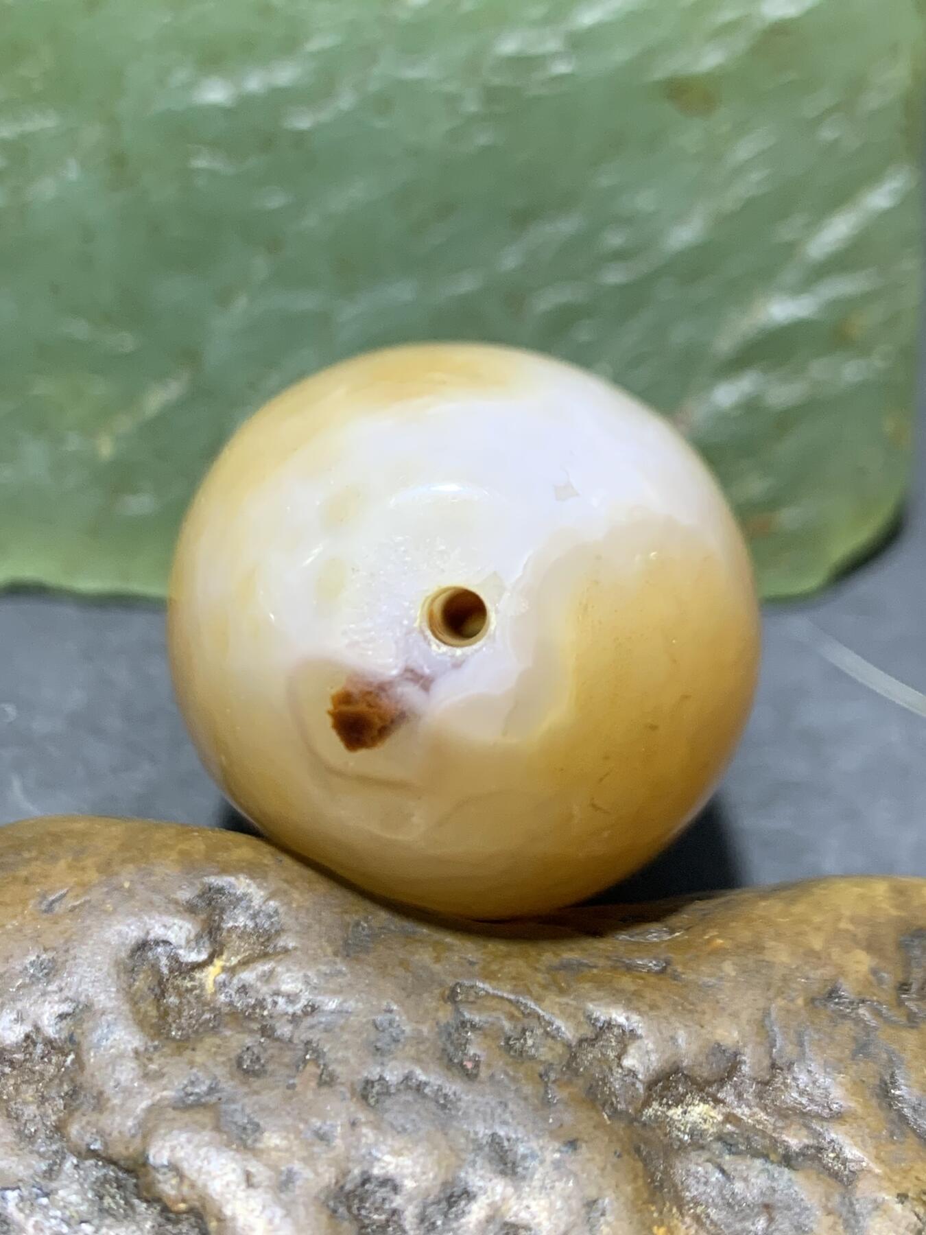 精美鱼籽纹战国红玛瑙大勒子一颗！