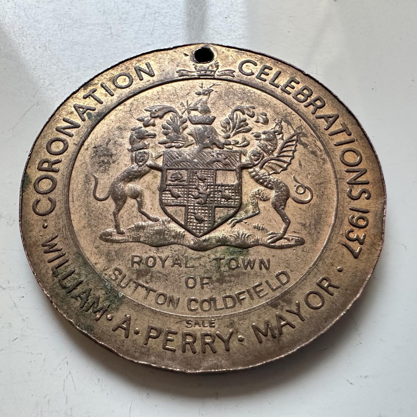 🌹外币初藏🌹🐯2025年第140场  每周二四六晚8️⃣点 接代拍 英国1937年乔治六世加冕纪念章  38.3毫米20.5克 萨顿科尔菲尔德皇家镇加冕庆典