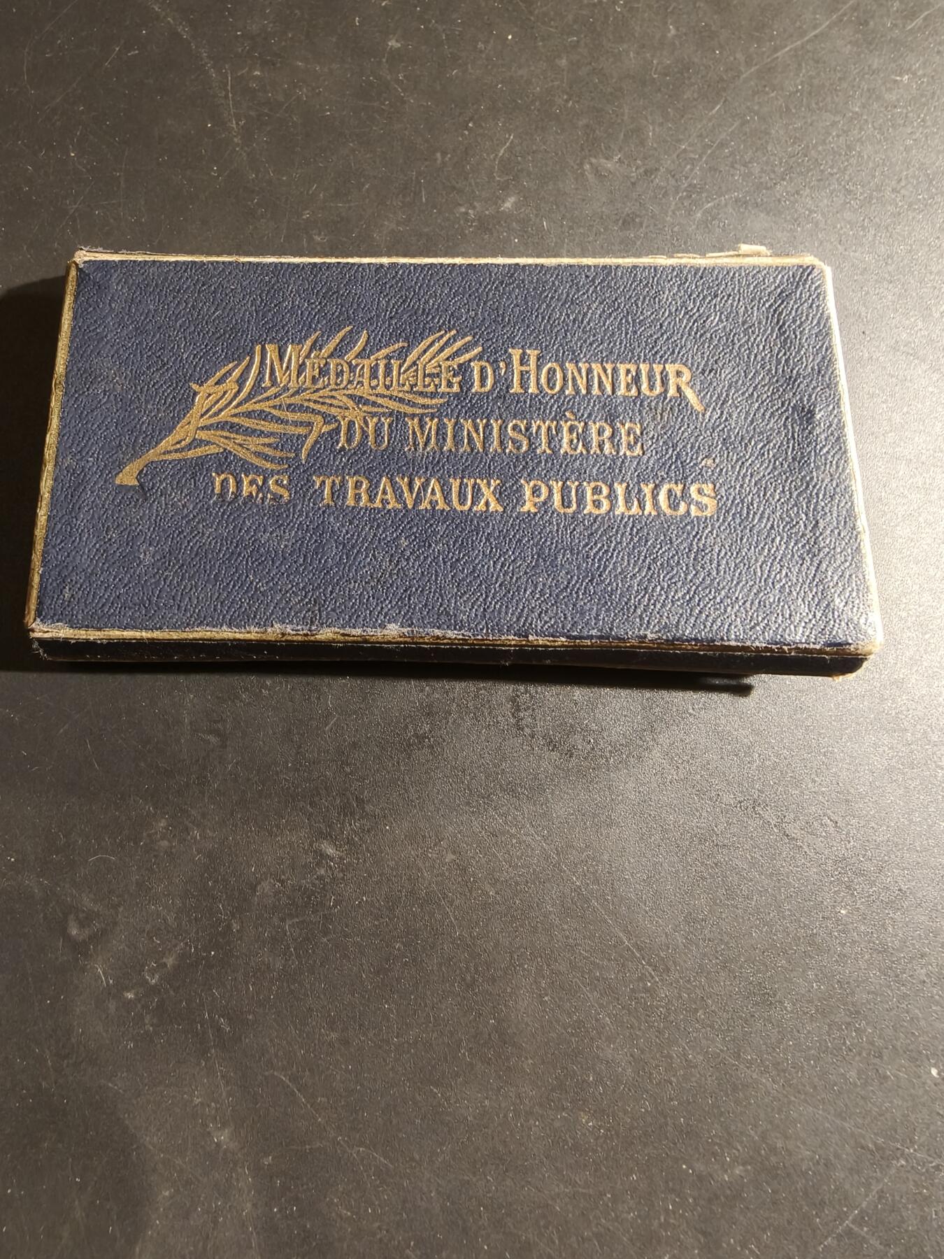 老王徽章第169期 法国铁路服务奖章    原盒     早期罗蒂版本