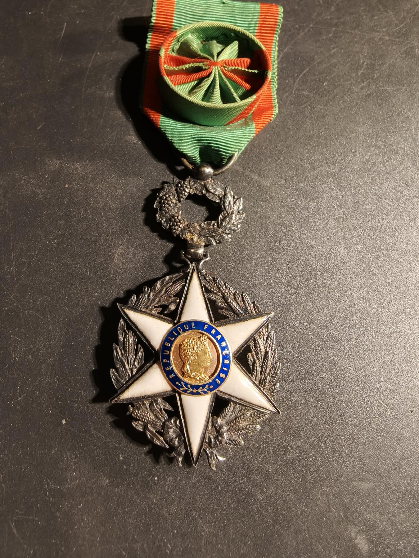 老王徽章第169期 法国军官级农业功绩勋章    原盒    银质珐琅