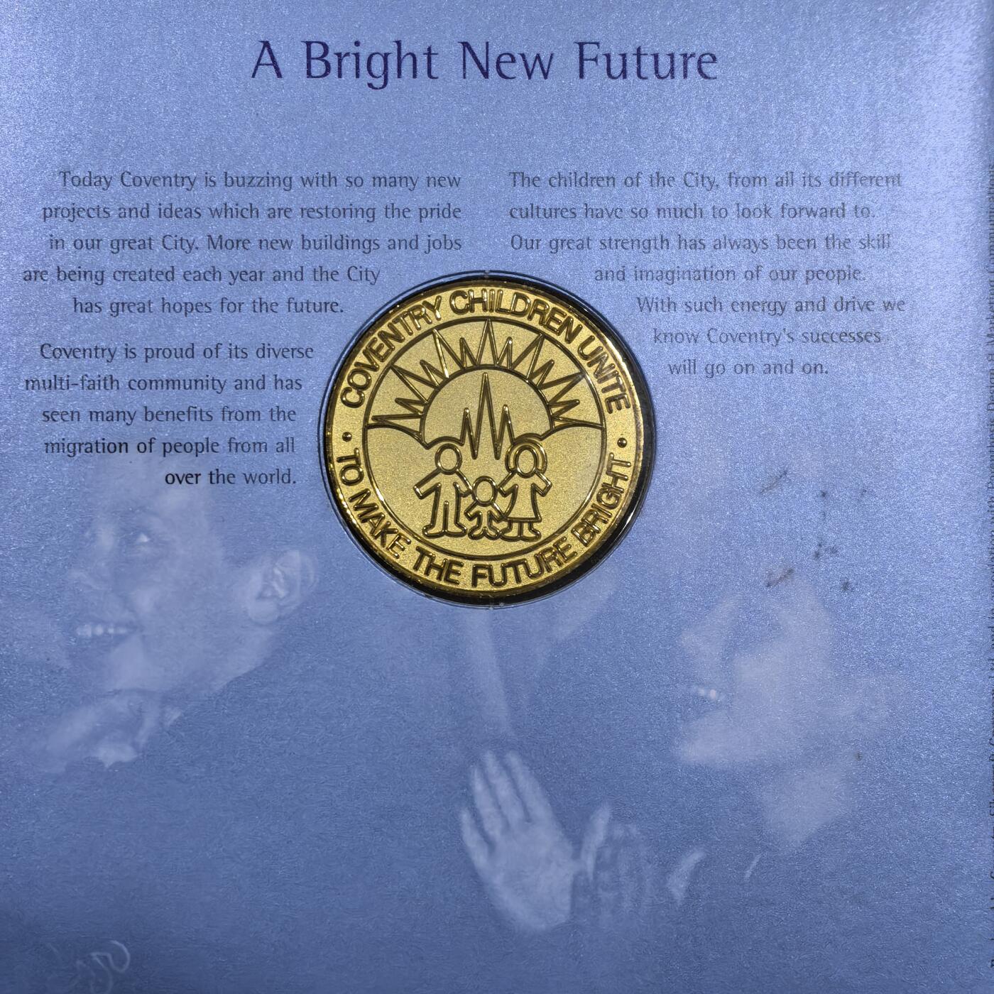 道一币馆币章第一百五十八场 原包装 英国2000年考文垂市携手光明未来镀金纪念章