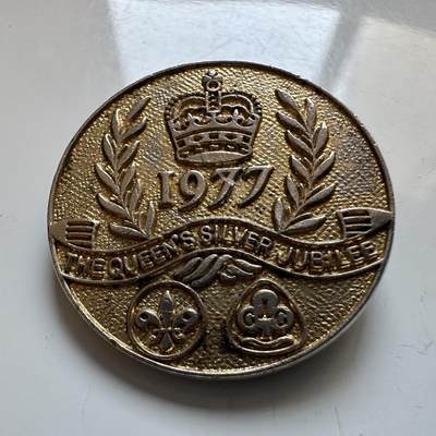 🌹外币初藏🌹🐯2025年第140场  每周二四六晚8️⃣点 接代拍 - 英国1977年女王银禧纪念胸章 26.7毫米