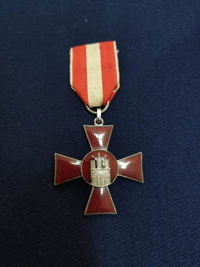 时顺第二十七拍 - 帝德/汉萨同盟 汉堡十字勋章，1915年8-9月由吕贝克，汉堡，不莱梅三个自由城邦设立