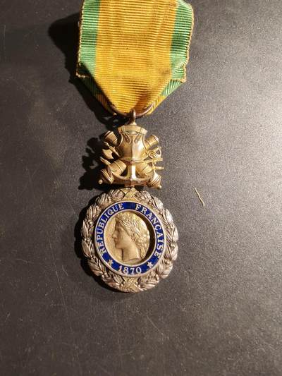 老王徽章第169期 - 法国军事奖章    三共时期    950银镀金珐琅     20g