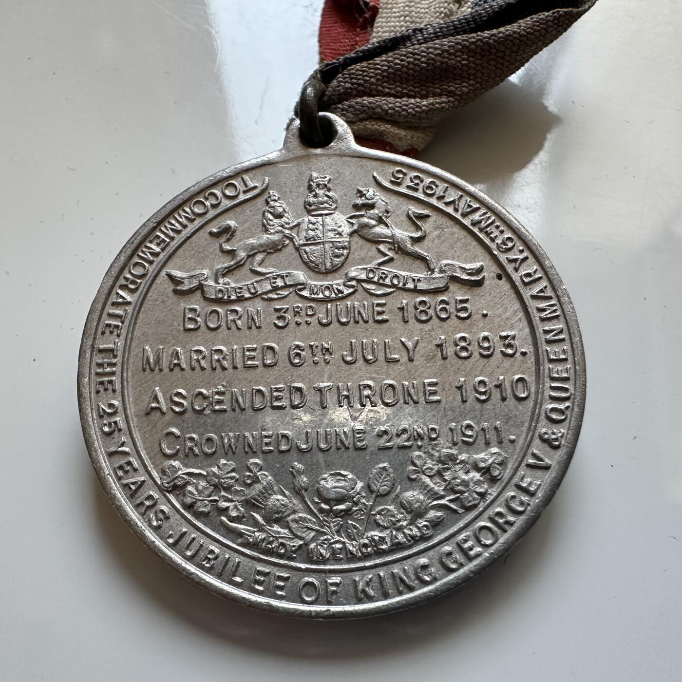 🌹外币初藏🌹🐯2025年第140场  每周二四六晚8️⃣点 接代拍 英国1935年乔治五世银禧纪念章 32.3毫米 铝制 全新 细节好