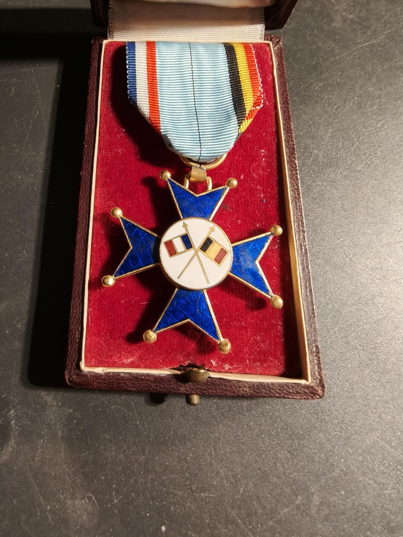 老王徽章第169期 骑士级法国比利时友好协会勋章    原盒