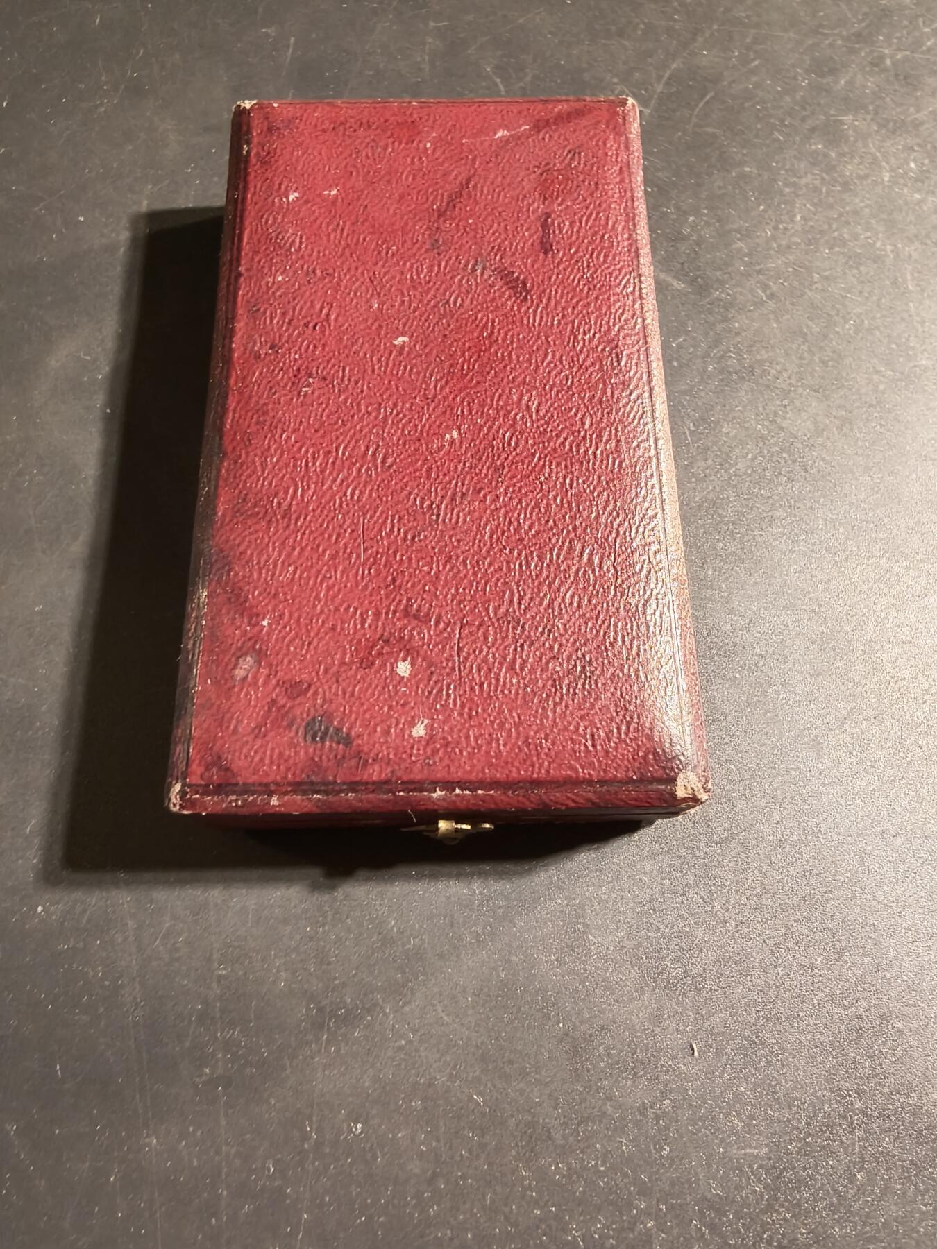 老王徽章第169期 法国1900庚子奖章    原铸950银    带勋条    原盒