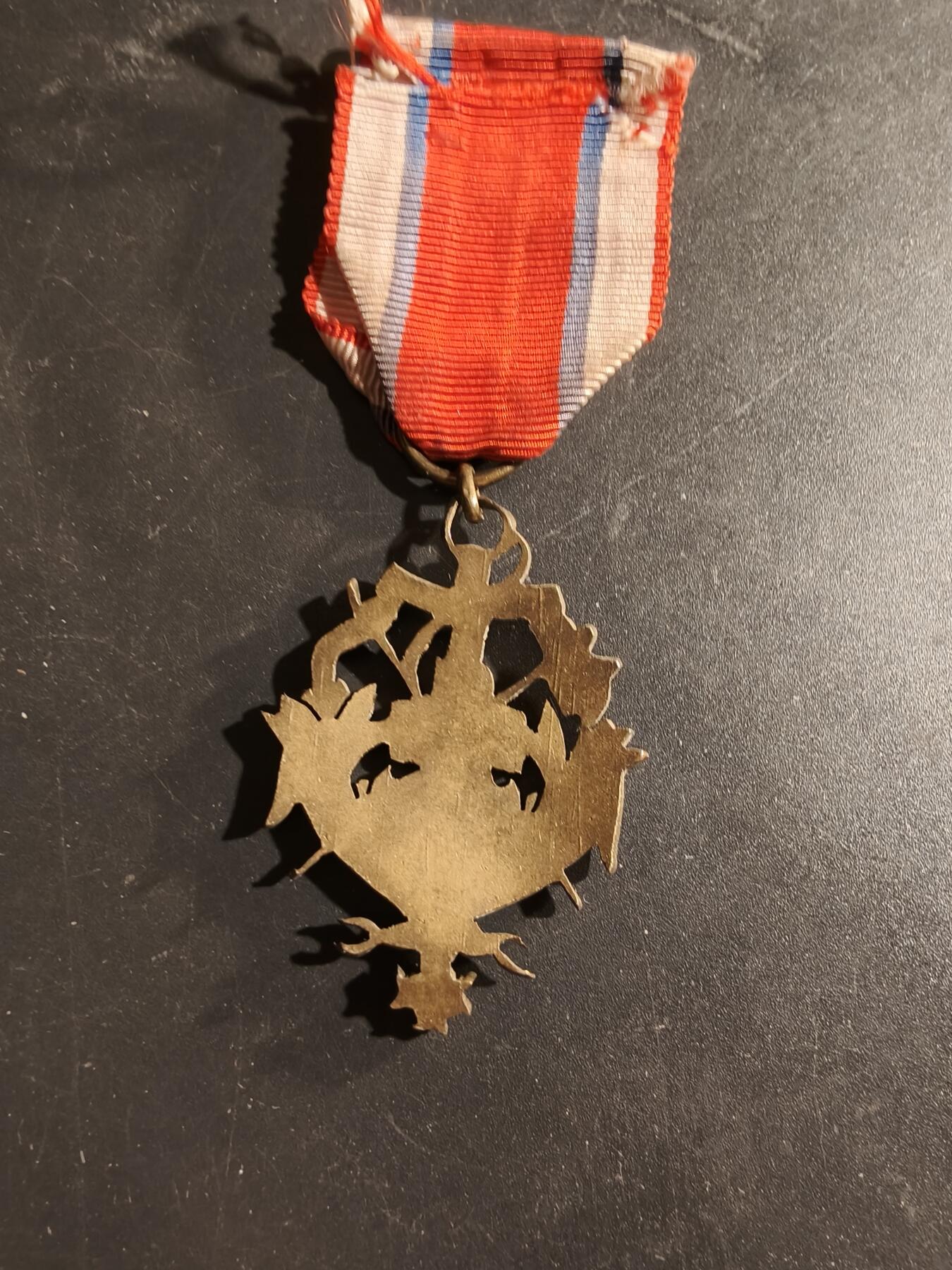 老王徽章第169期 法国巴黎消防员协会奖章