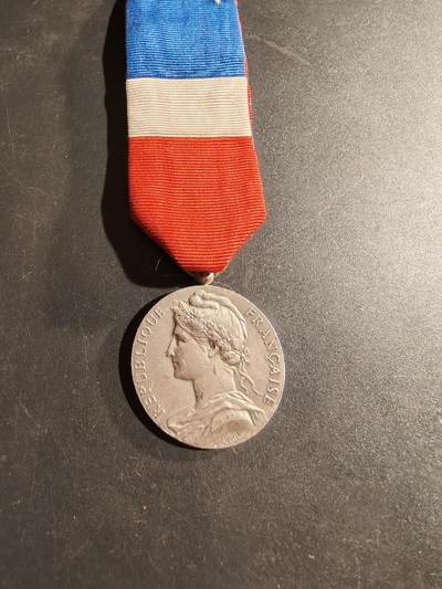 老王徽章第169期 - 法国银级劳工奖章    1982年    950银    11.7g