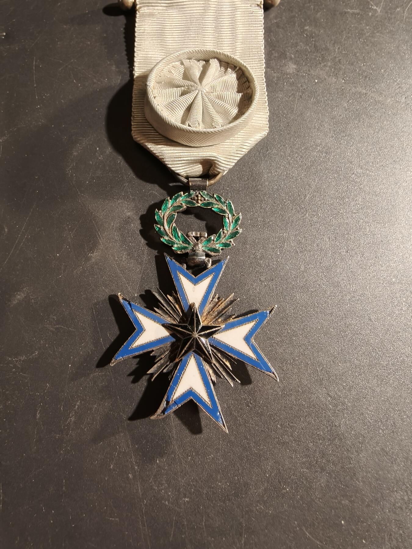 老王徽章第169期 法属达荷美军官级黑星勋章    银质珐琅    原盒