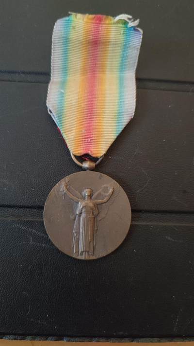 全场0元起拍，周六（12.13）下午5点开始，第70期 - 法国一战胜利奖章。