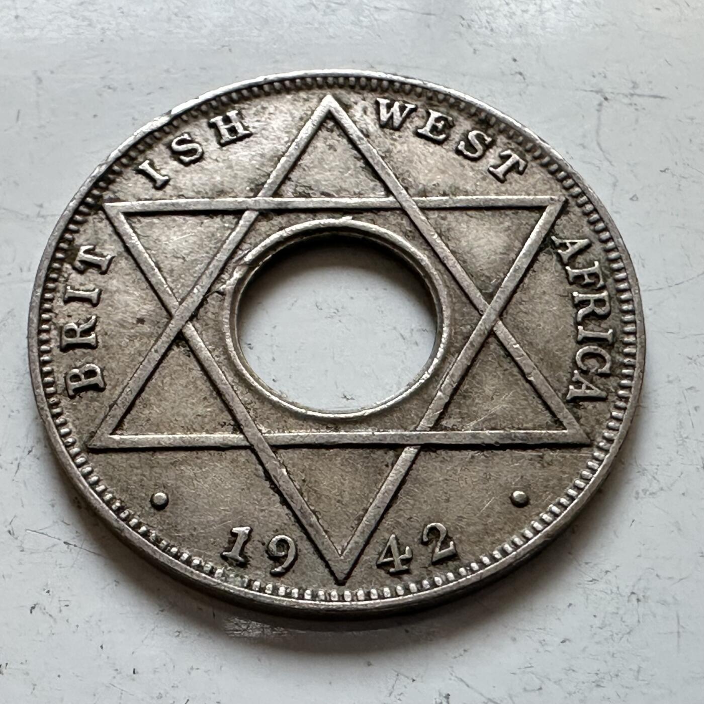 🌹外币初藏🌹🐯2025年第140场  每周二四六晚8️⃣点 接代拍 英属西非1942年1/10便士