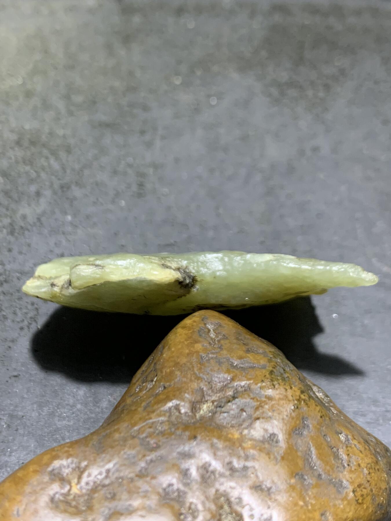 新疆戈壁风化纹和田玉青玉原石一颗