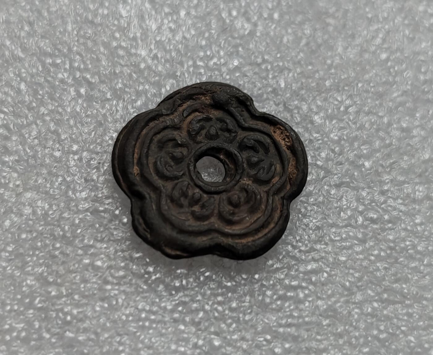 瓶子🏺第220期拍卖会  12-15世纪印尼锡质花钱