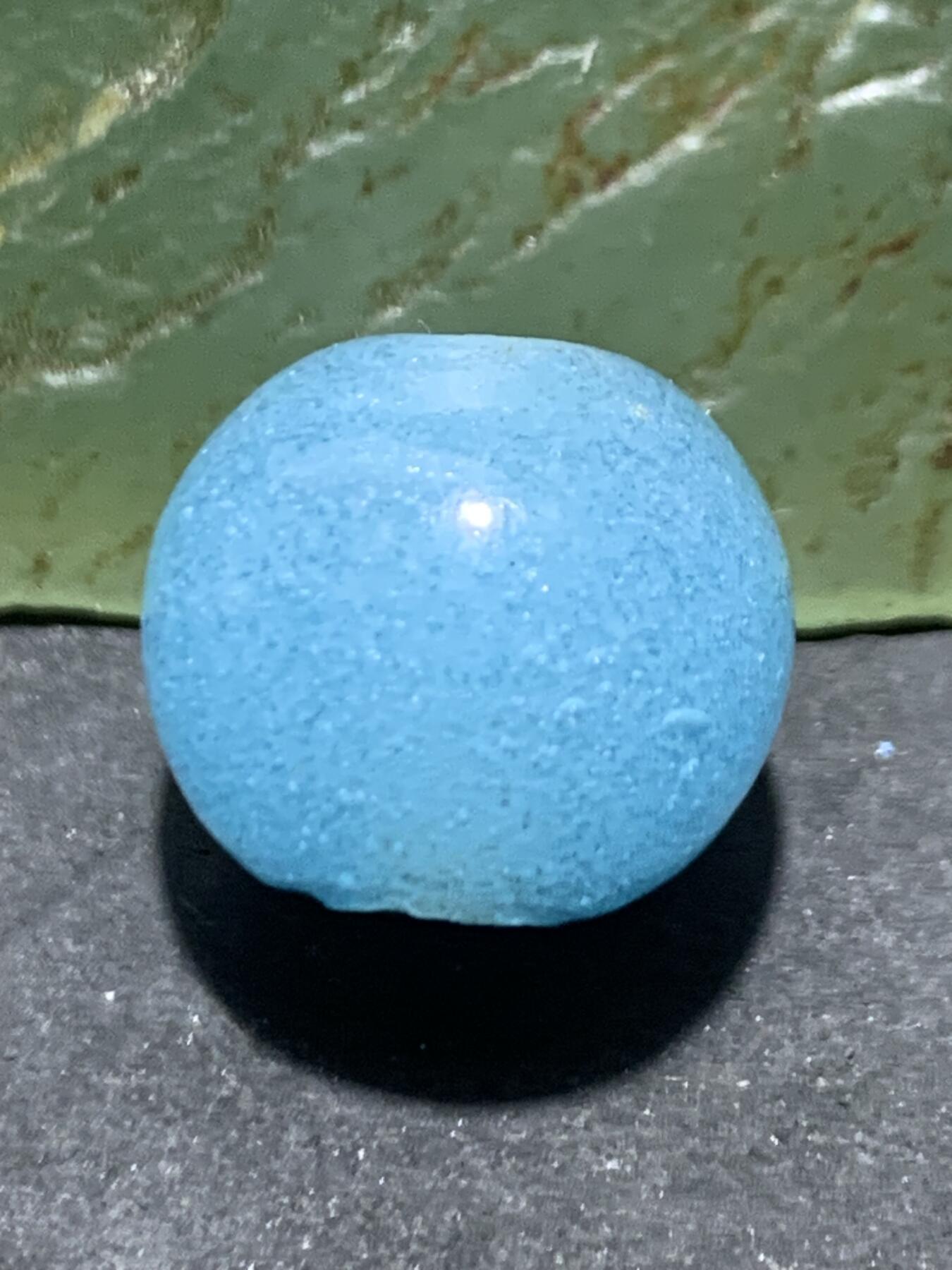 罕见建国前后库存夜光琉璃苹果珠一颗，