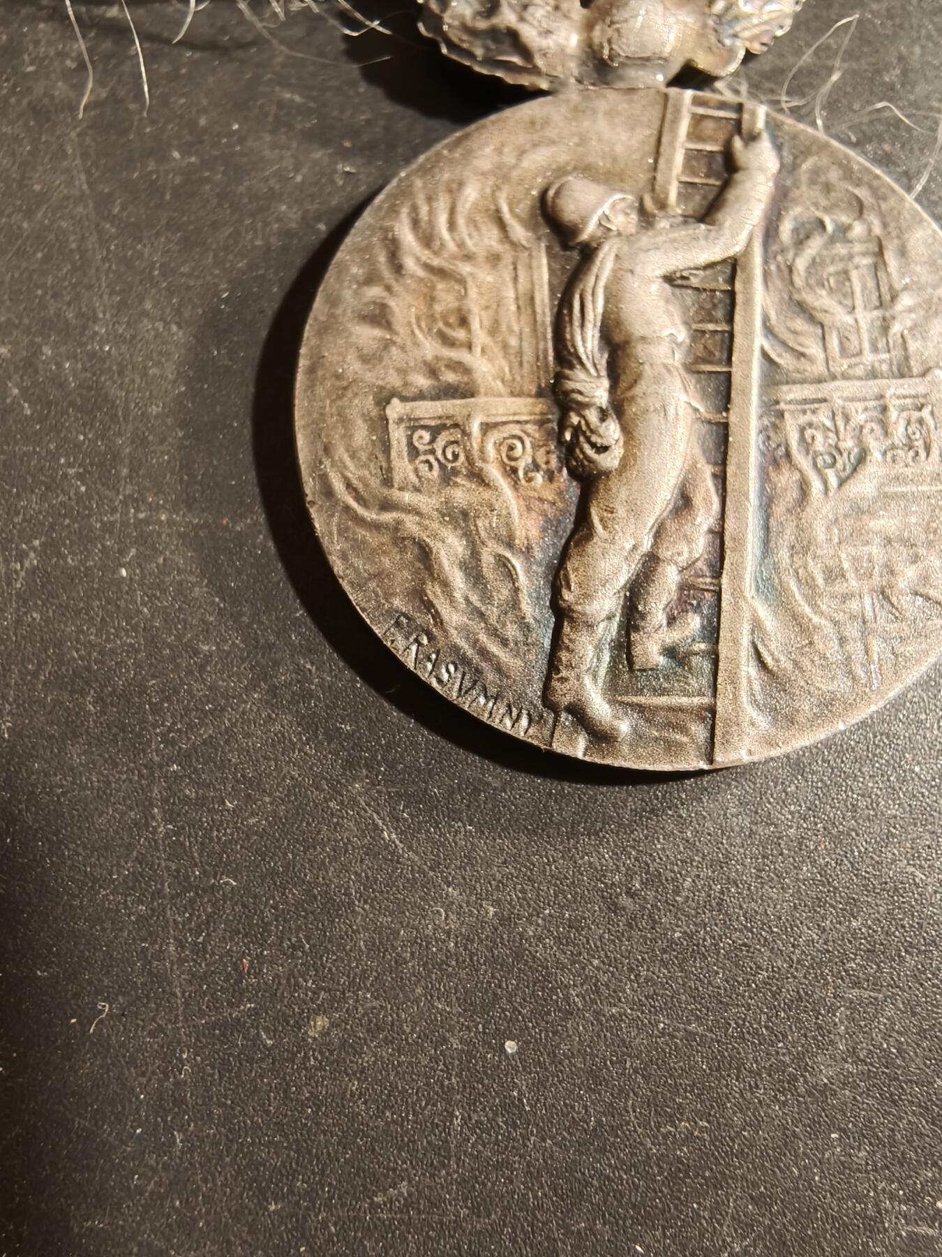 老王徽章第169期 法国消防员协会奖章  早期版