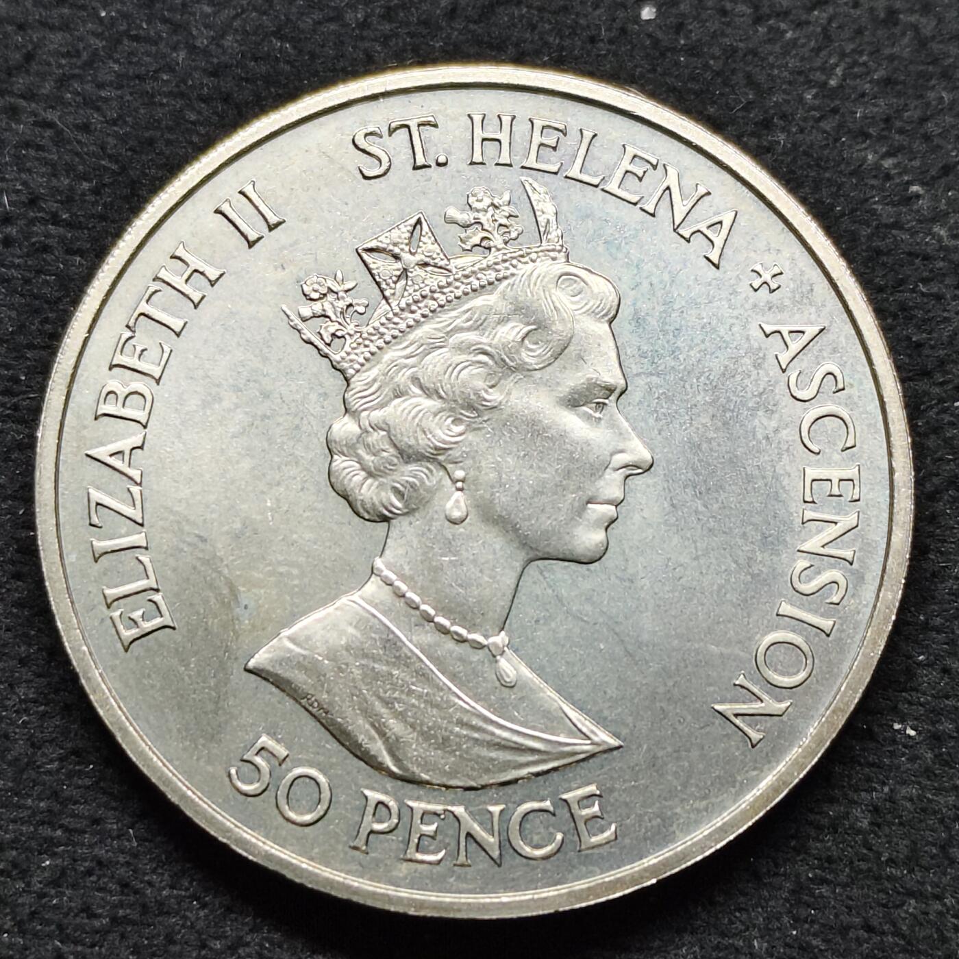 【全场包邮】纯粹捡漏拍484场（免费代拍第21场） 圣赫勒拿和阿松森1986年50便士安德鲁·阿尔伯特·克里斯琴和莎拉·弗格森皇家婚礼克朗型纪念币