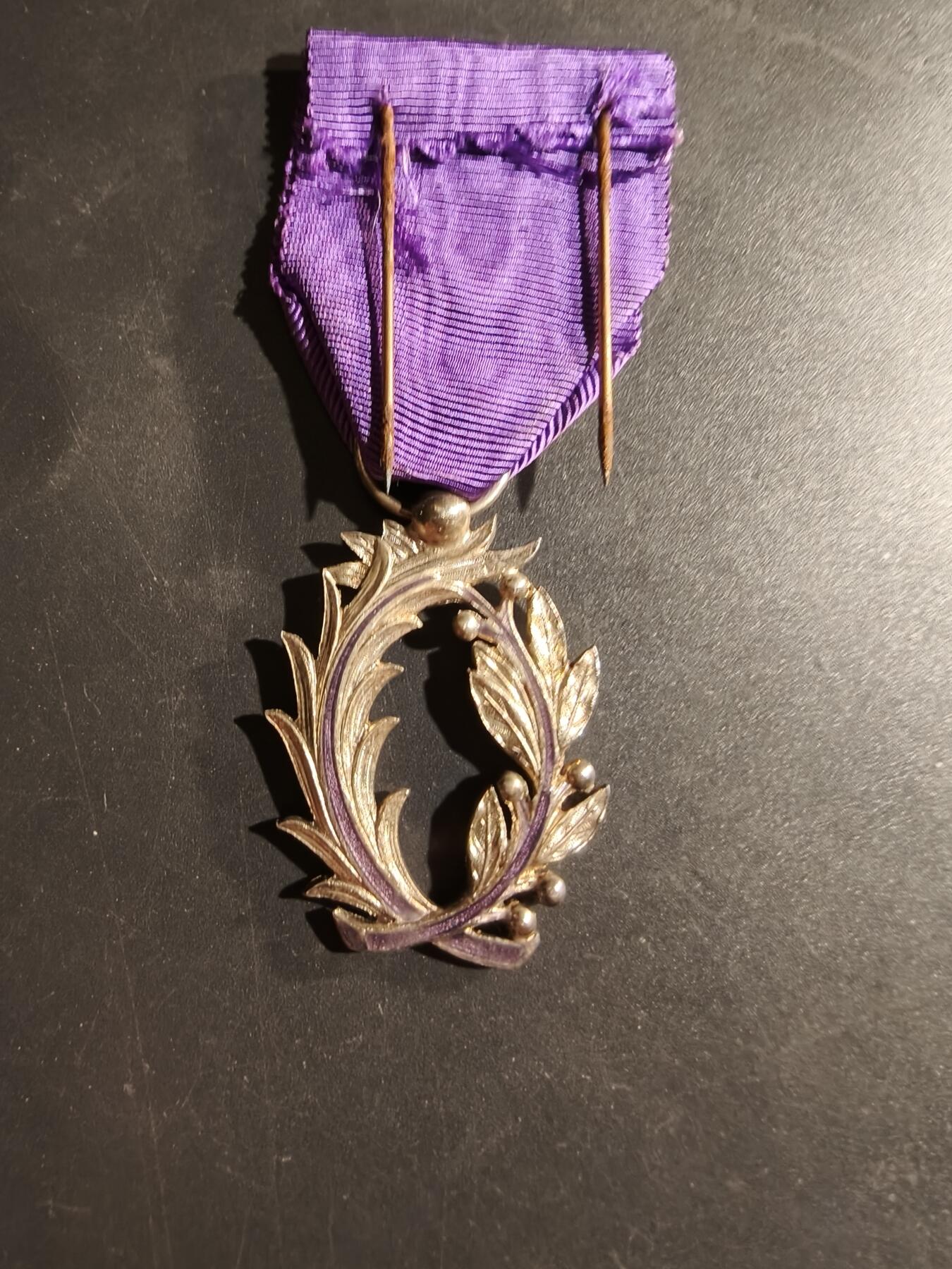 老王徽章第169期 法国骑士级棕榈叶勋章    原盒    银质珐琅    带银标