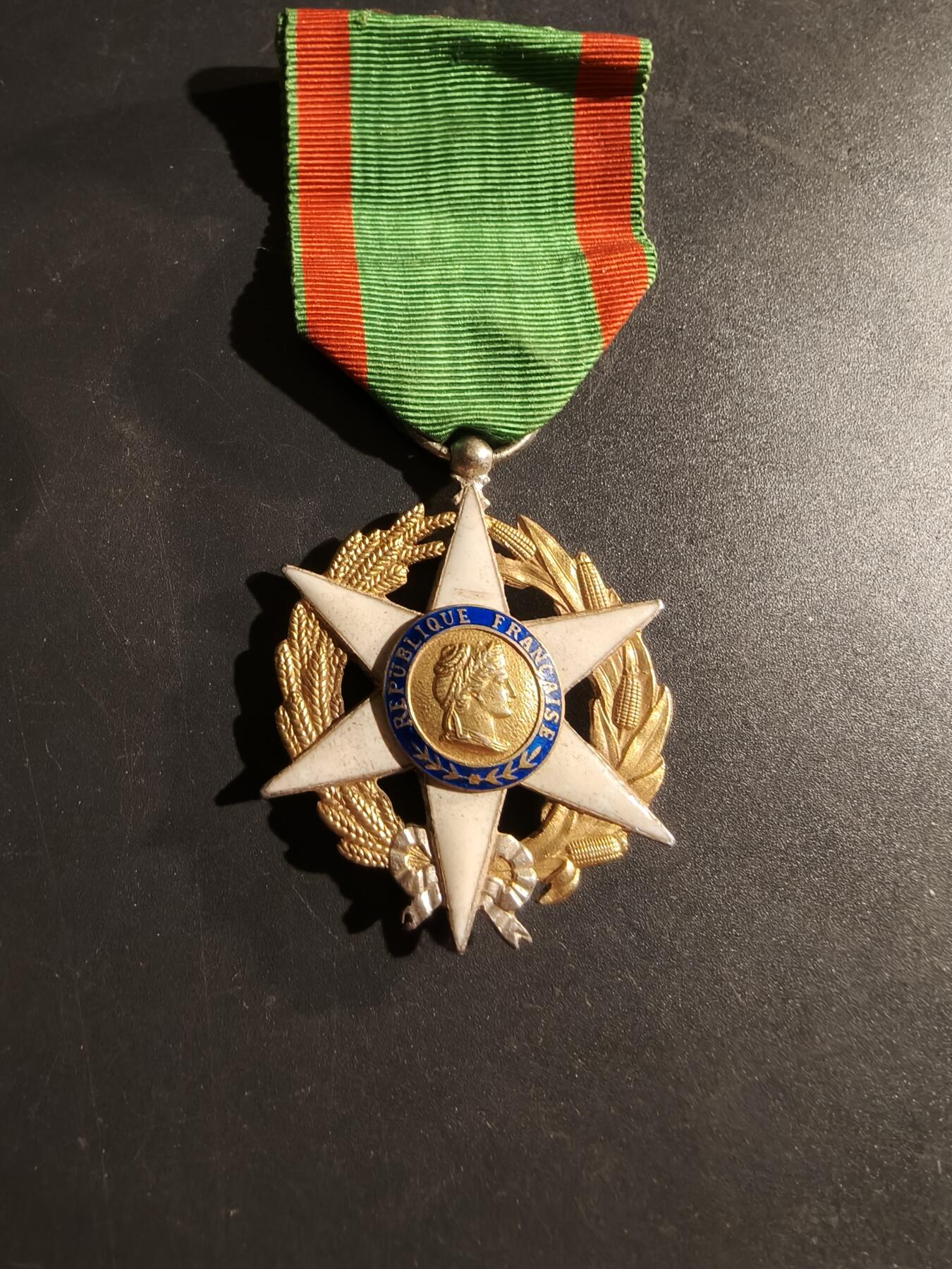 老王徽章第169期 法国骑士级农业功绩勋章     原盒    银质珐琅