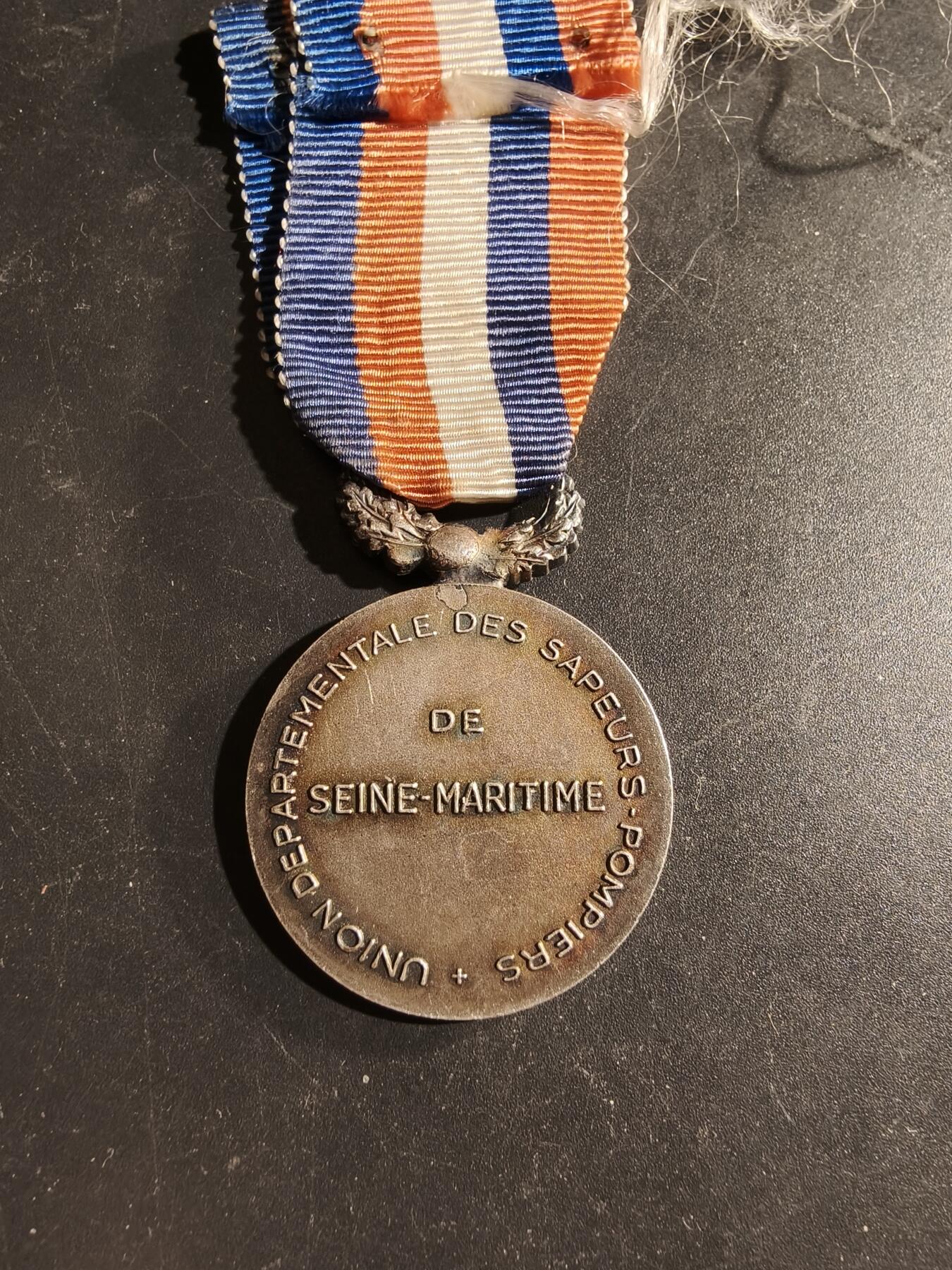 老王徽章第169期 法国消防员协会奖章  早期版