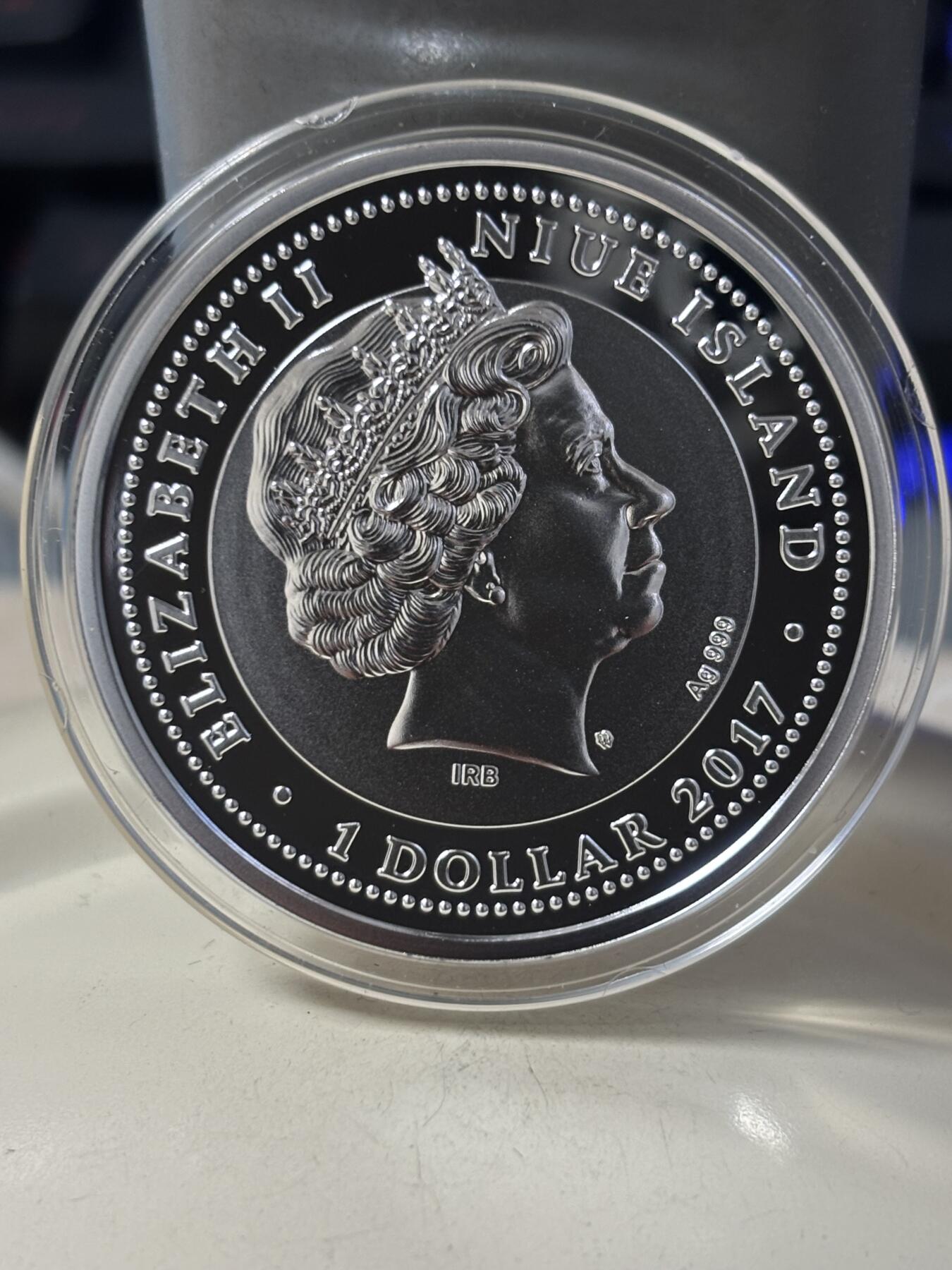 第185期拍卖 纽埃2017年体育运动项目排球彩色精制纪念银币，925银，17.5克，发行999枚