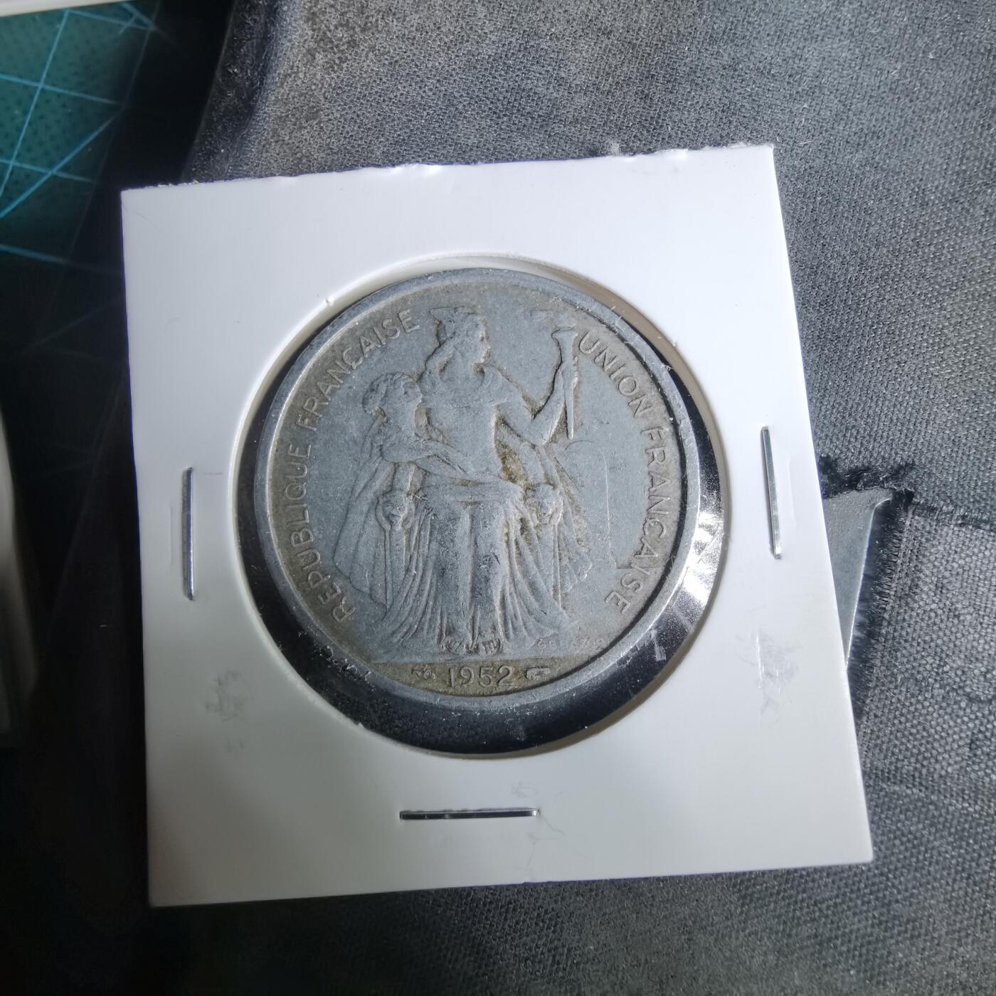 沼泽如烟--第929场 法属新喀里多尼亚1952年5法郎