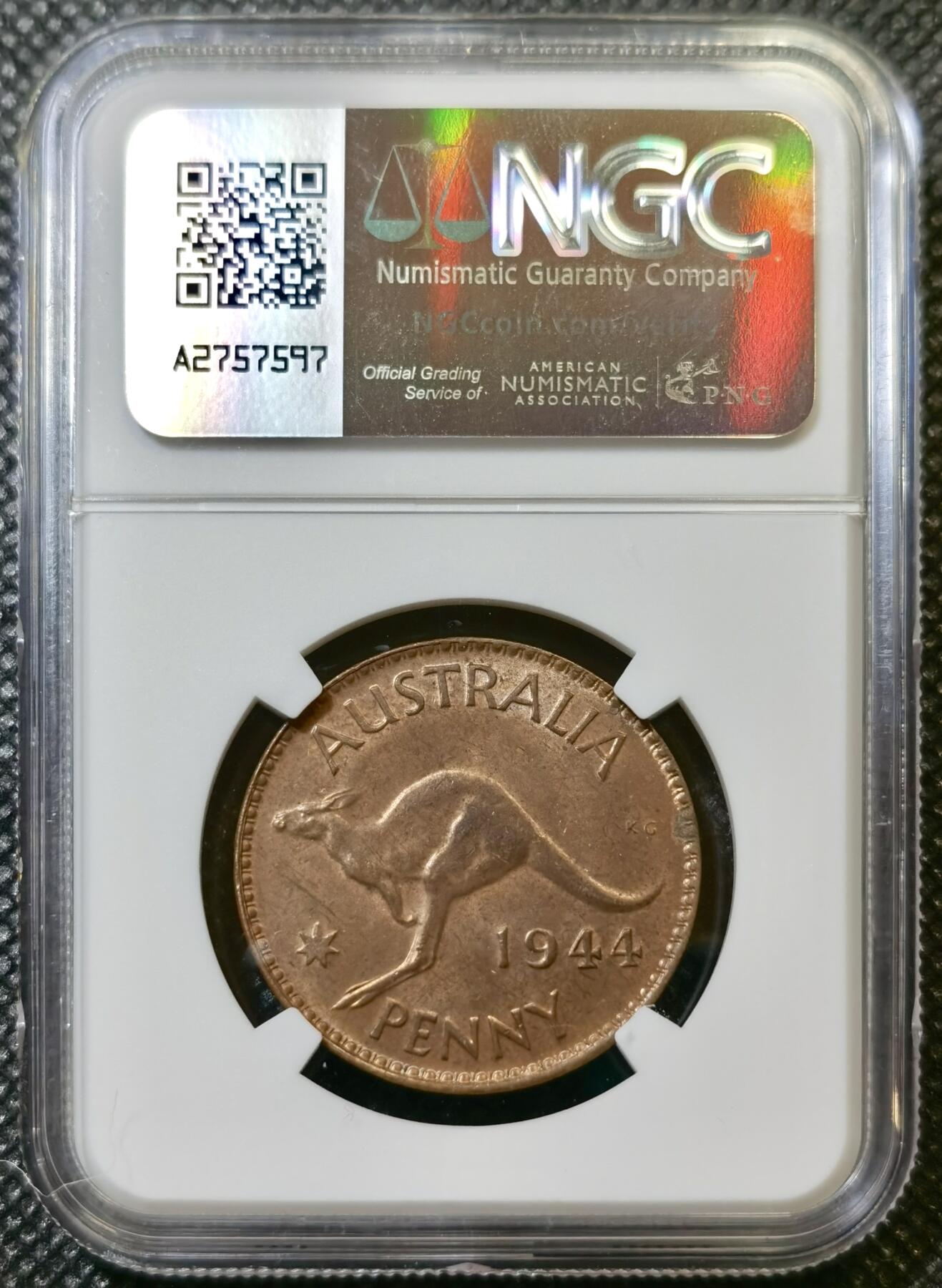 甄臻铺-世界币章拍卖（第43期）送拍享返佣金等优惠多多 NGC-MS62BN 澳大利亚1944P版便士铜币，巧克力包浆丝滑好状态，袋鼠图案，品相好的都不便宜
