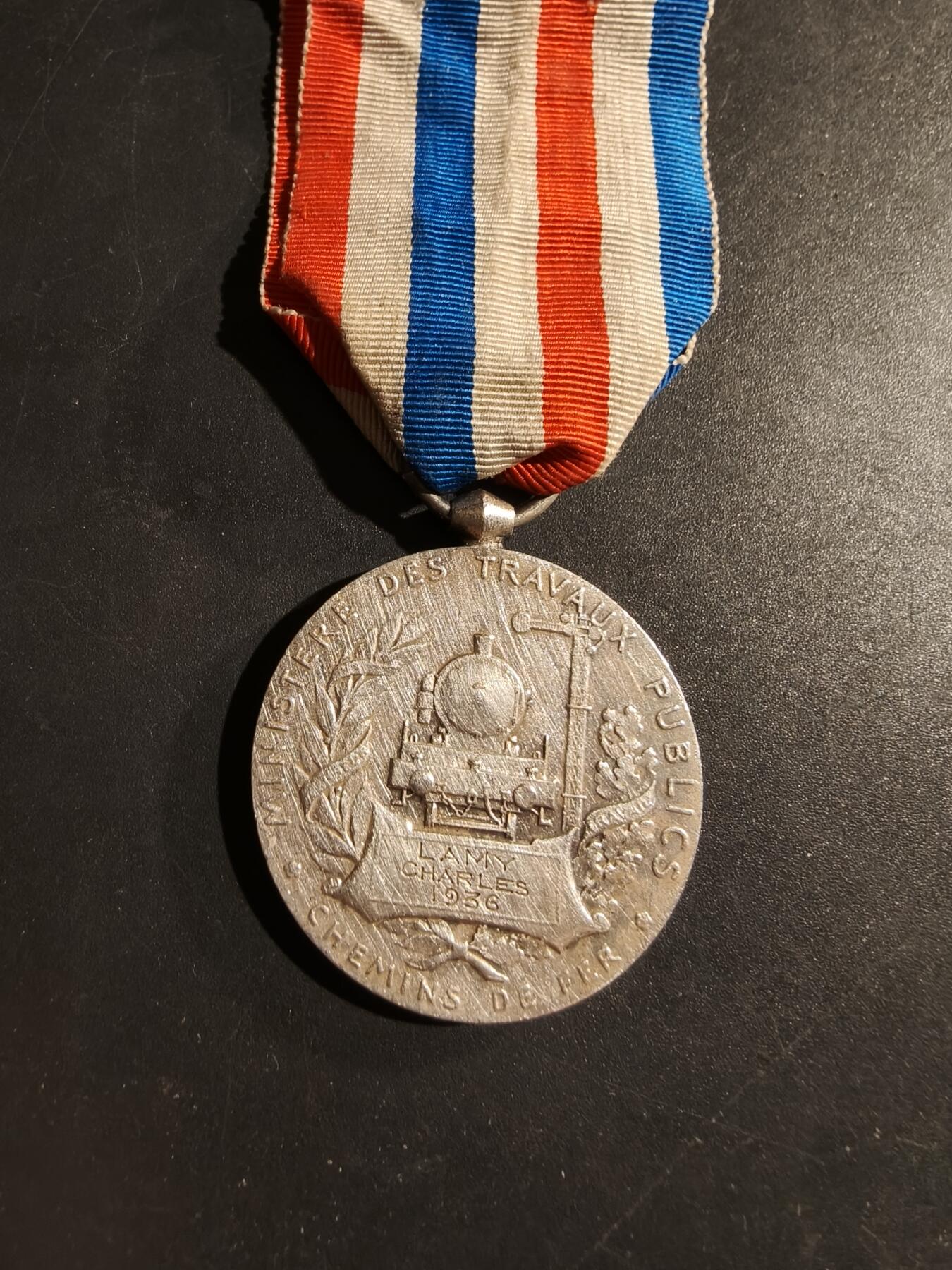 老王徽章第169期 法国铁路服务奖章    原盒     早期罗蒂版本