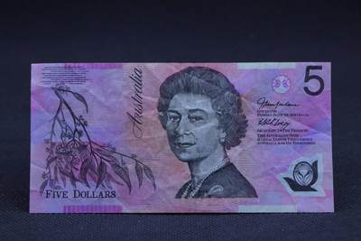 【淘币小摊】限时拍第八百二十八拍  纸币场  满百包邮可预留两周  周一统一发货  -  澳大利亚5元塑料钞【有折】